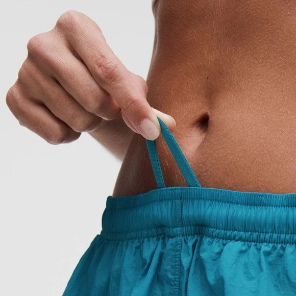 Lululemon Dolphin-Hem Mid-Rise Running Short 3" - Hawaiian Blue - M - Picture 3 of 9